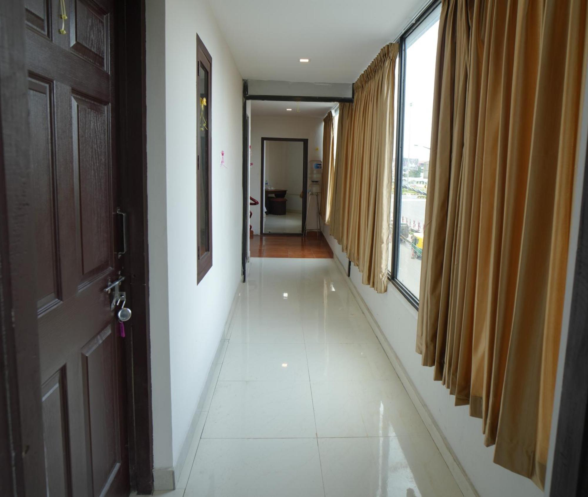 Hotel Port View Residency Pvr Nedumbassery Exteriér fotografie