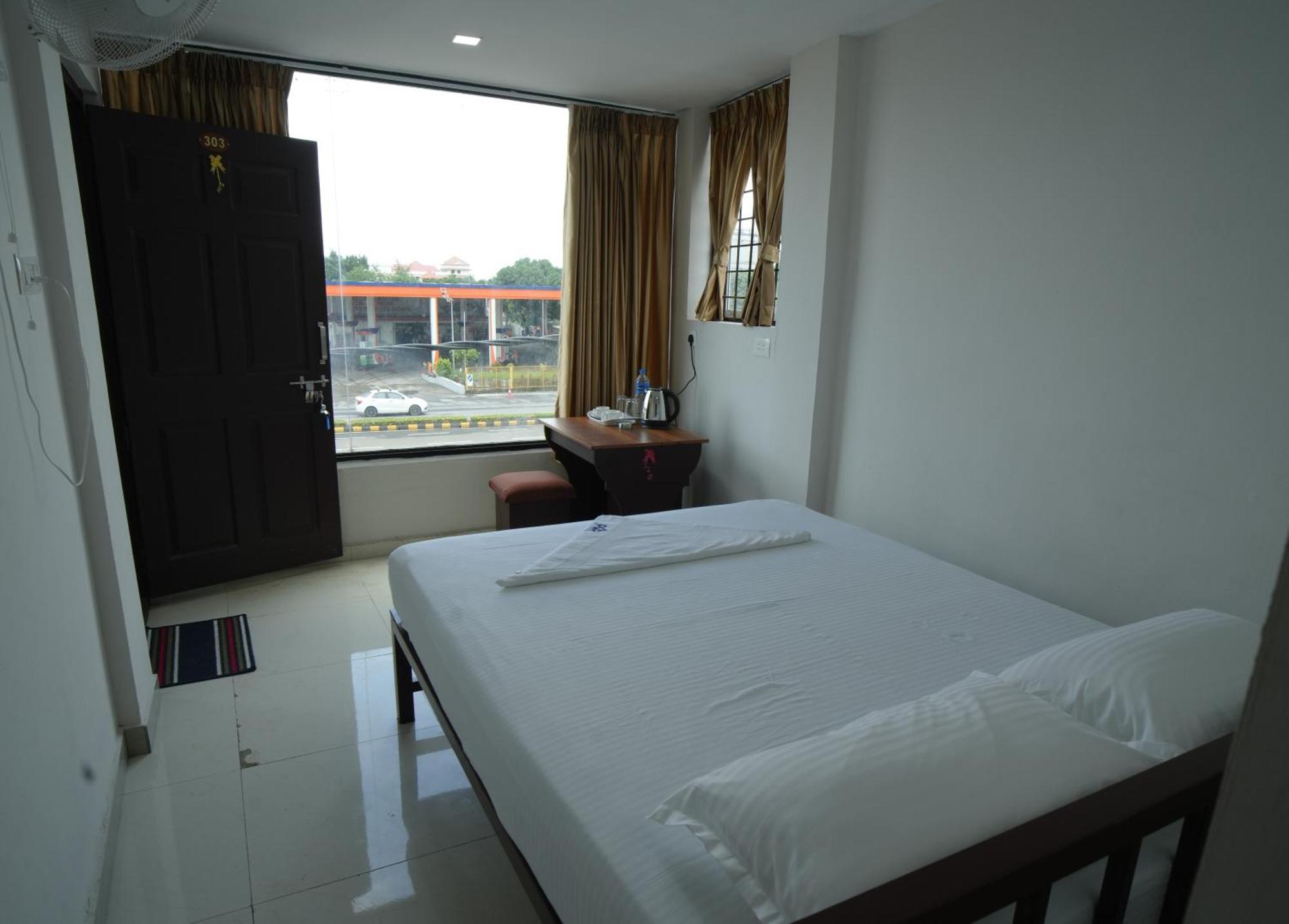 Hotel Port View Residency Pvr Nedumbassery Exteriér fotografie