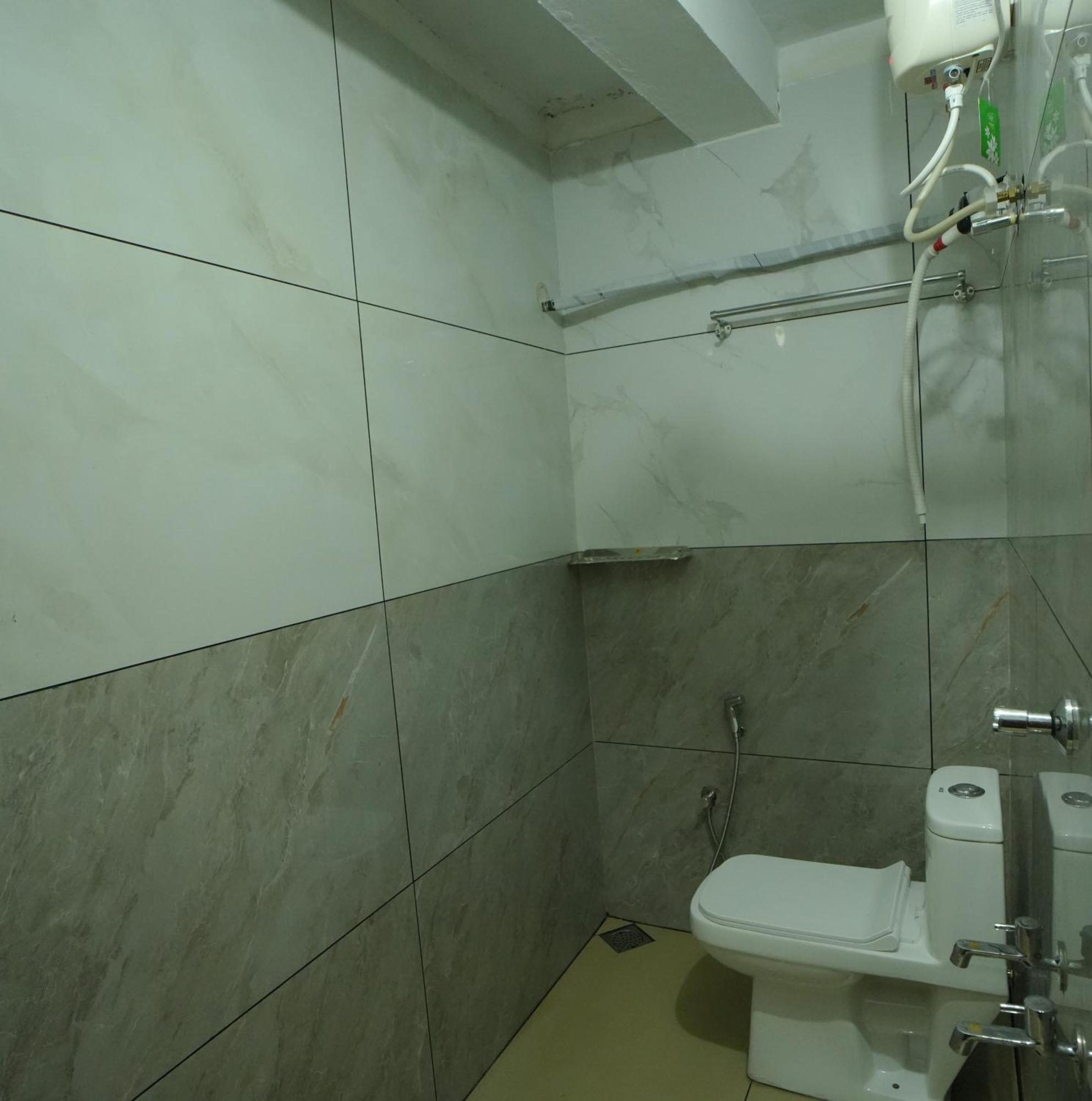 Hotel Port View Residency Pvr Nedumbassery Exteriér fotografie